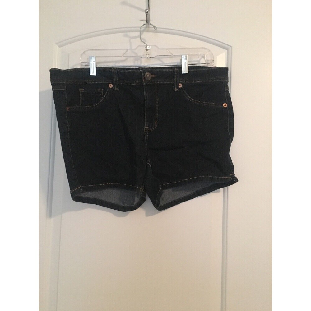 FADE TO BLUE Women’s Plus Size 16 Blue Denim Jean Shorts with Pockets
